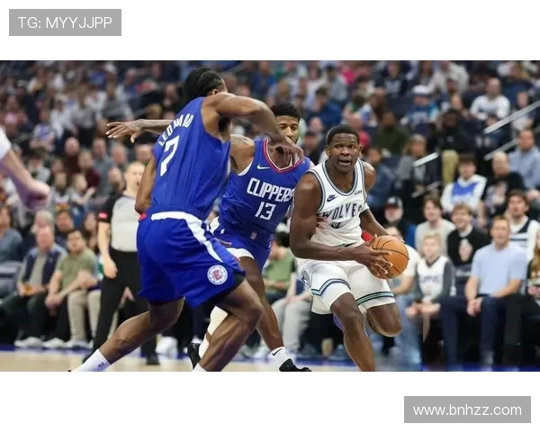 2017年NBA精彩对决快船与雄鹿的激烈碰撞与赛场精彩瞬间回顾